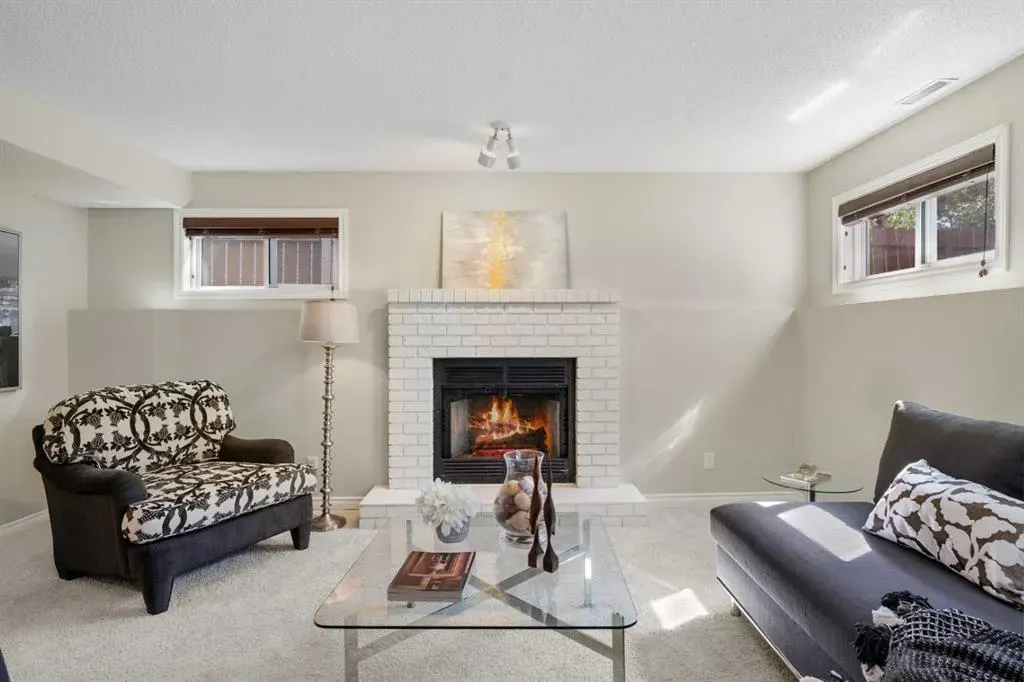 5 Sunvista Crescent SE