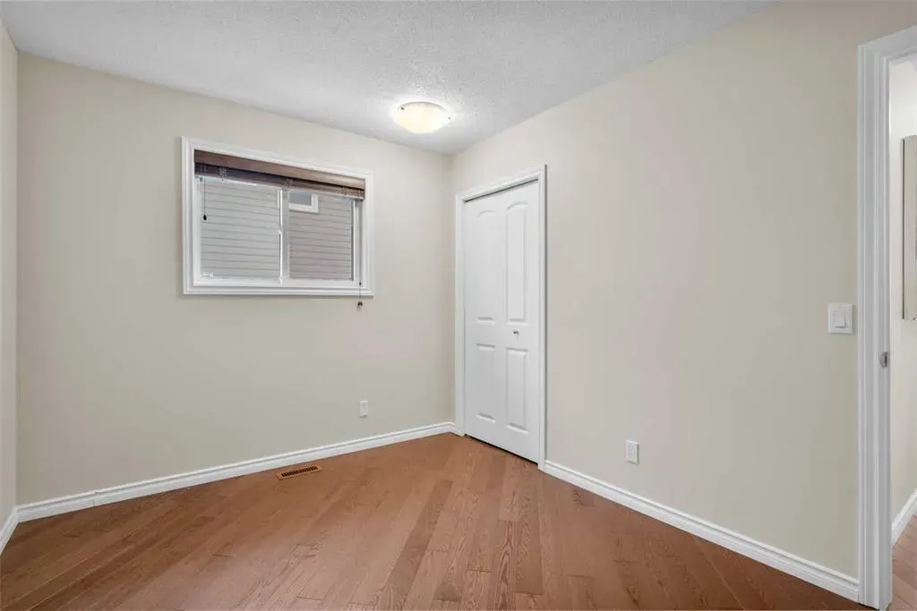 5 Sunvista Crescent SE