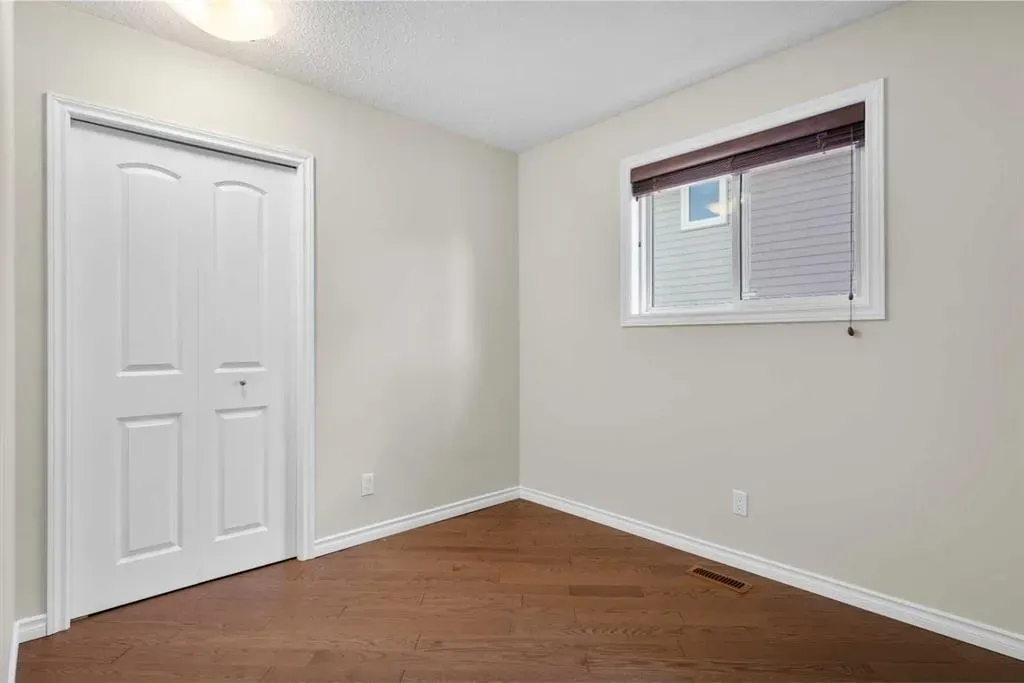 5 Sunvista Crescent SE