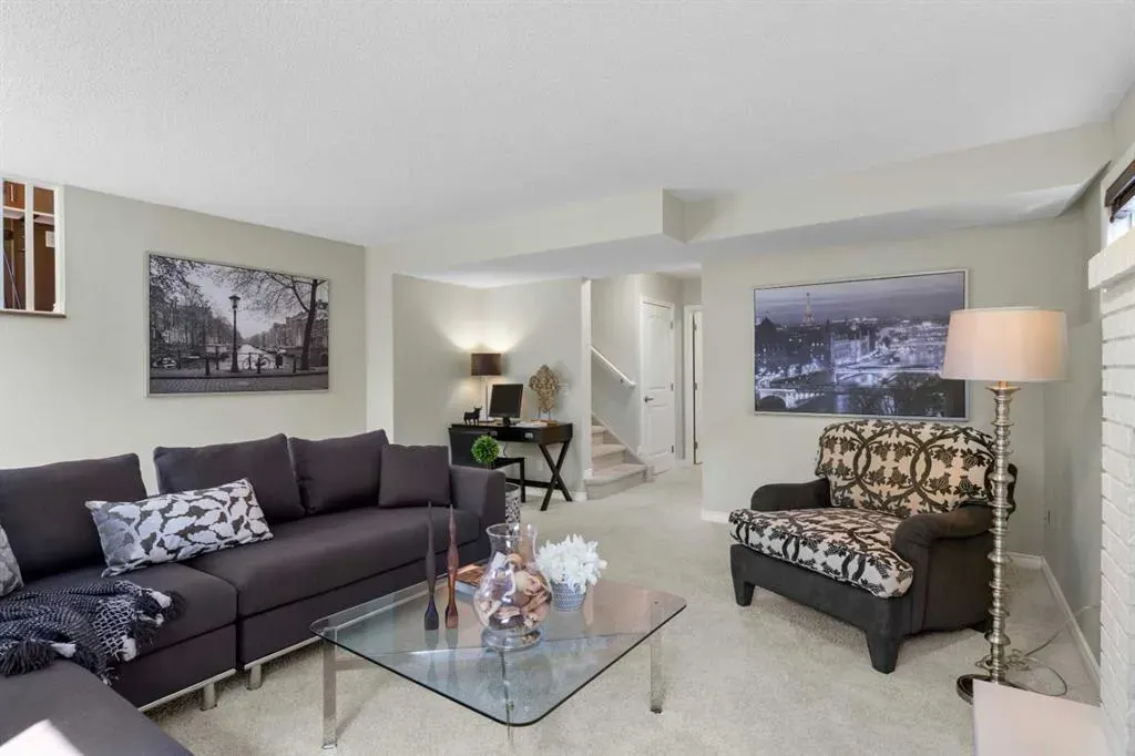 5 Sunvista Crescent SE