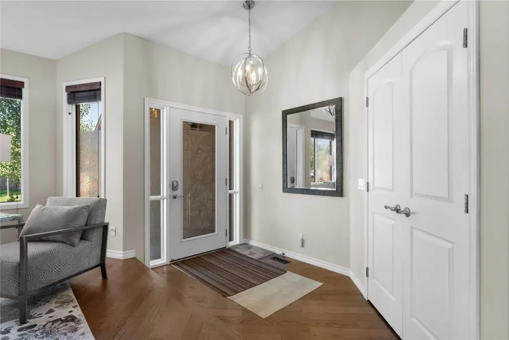 5 Sunvista Crescent SE