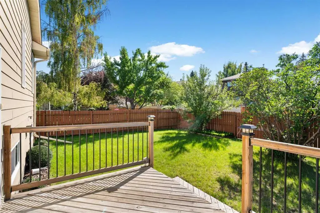 5 Sunvista Crescent SE