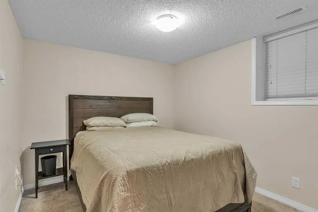 46 Walden Court SE