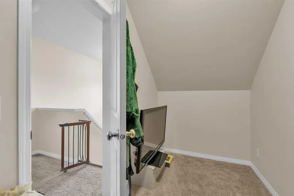 46 Walden Court SE