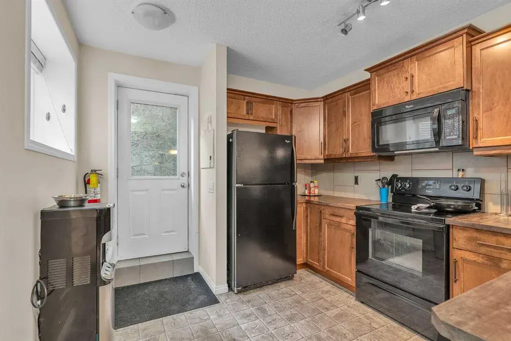 46 Walden Court SE
