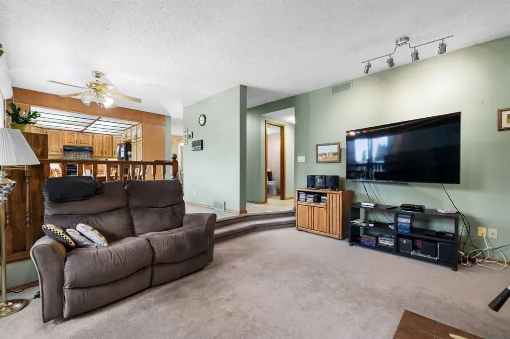16 Sunmount Green SE