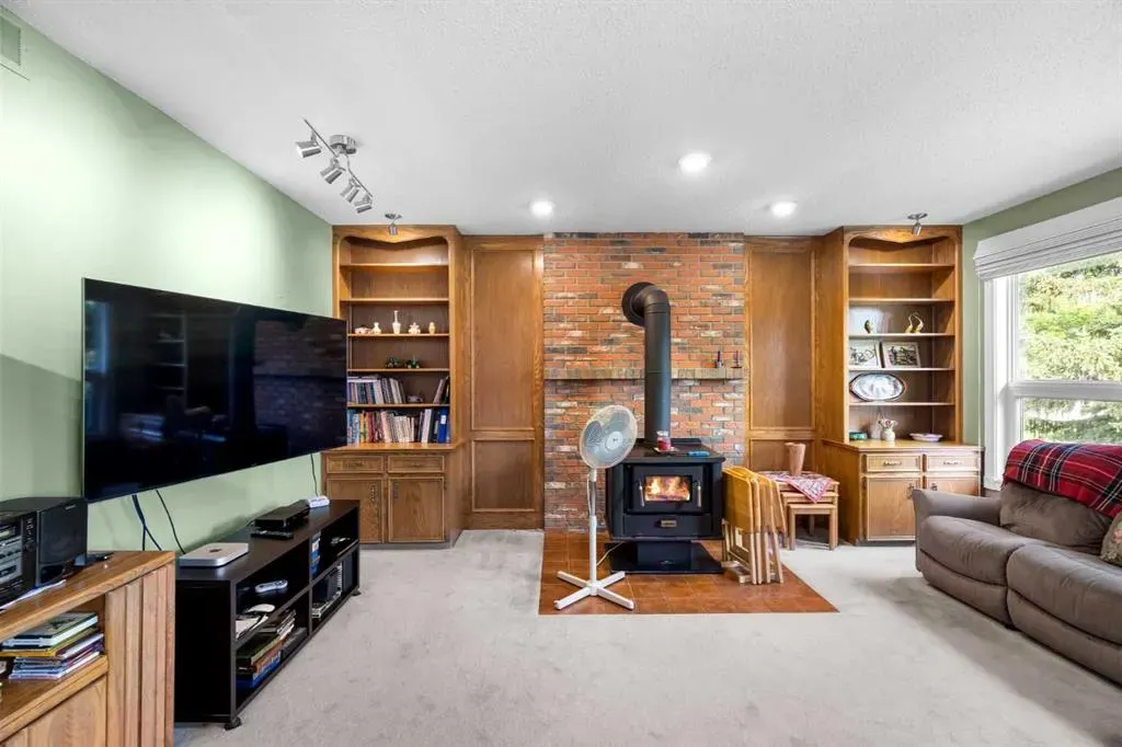 16 Sunmount Green SE
