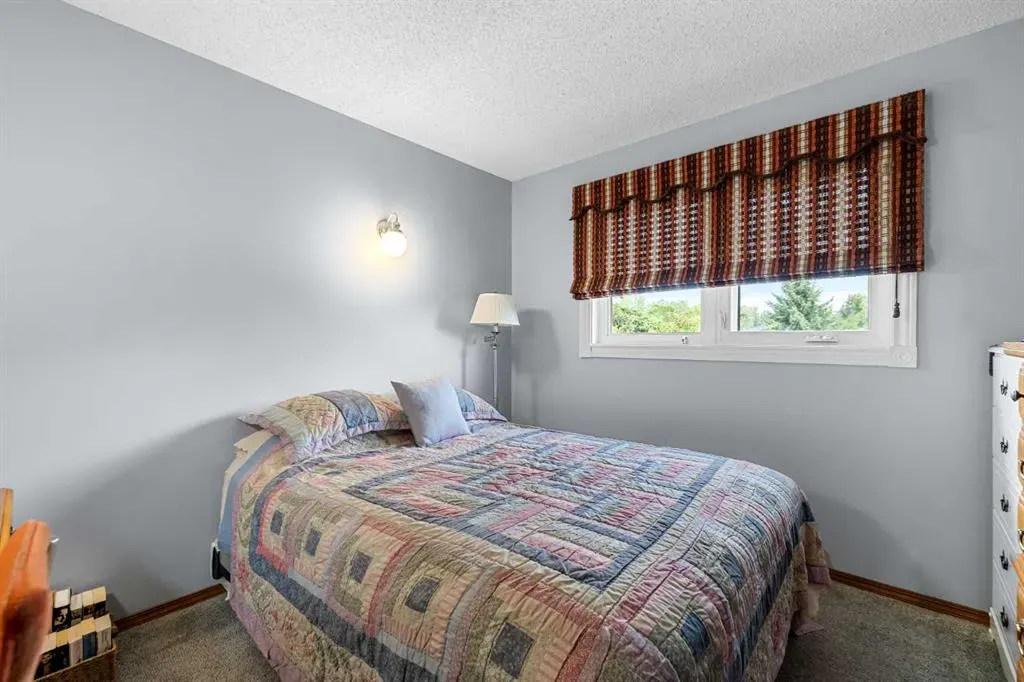 16 Sunmount Green SE
