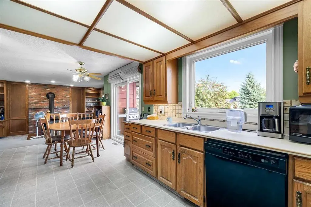 16 Sunmount Green SE