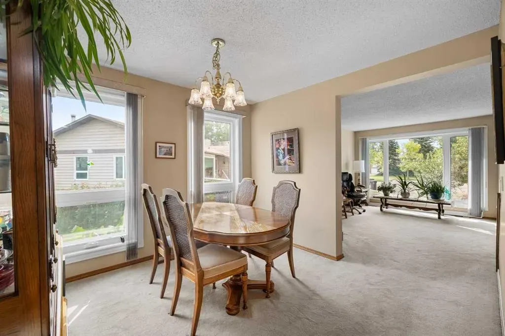 16 Sunmount Green SE
