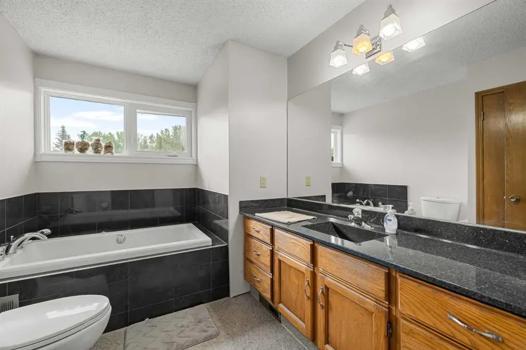 16 Sunmount Green SE