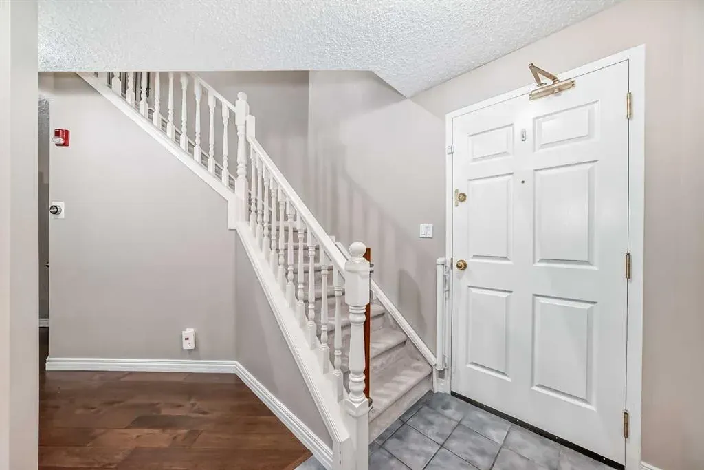 923 15 Avenue SW, #102