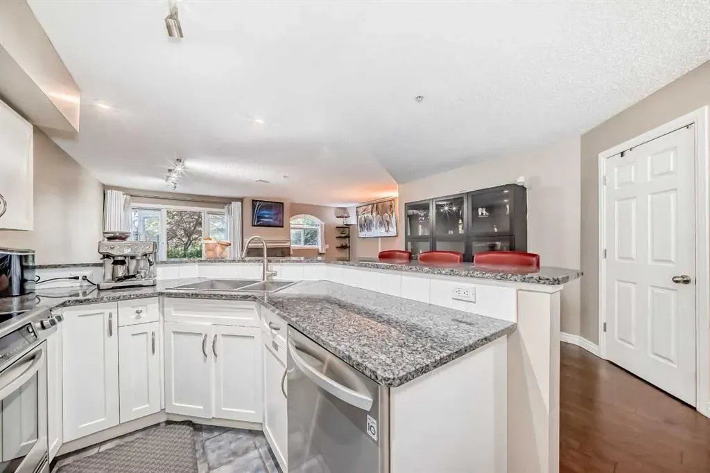 923 15 Avenue SW, #102