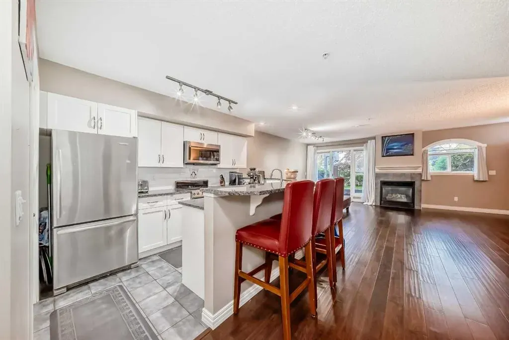 923 15 Avenue SW, #102