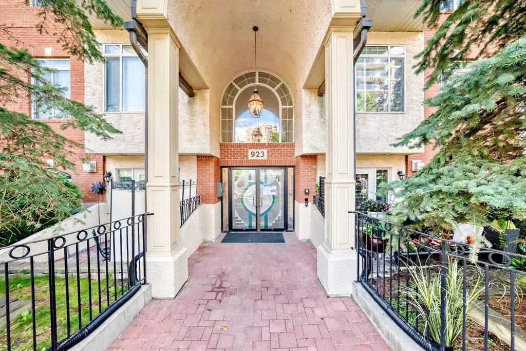 923 15 Avenue SW, #102