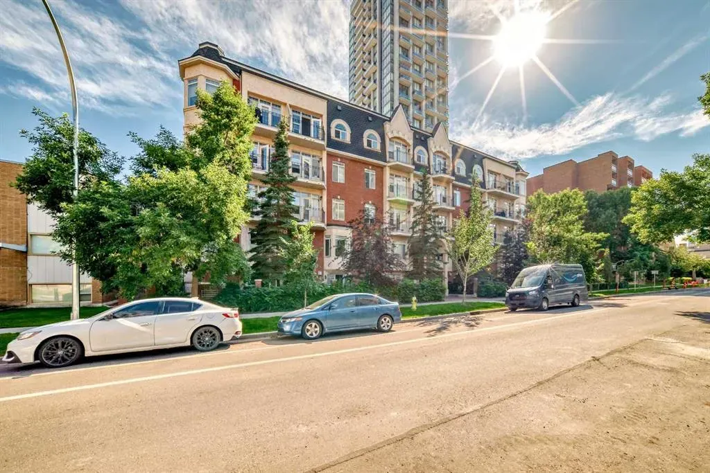 923 15 Avenue SW, #102