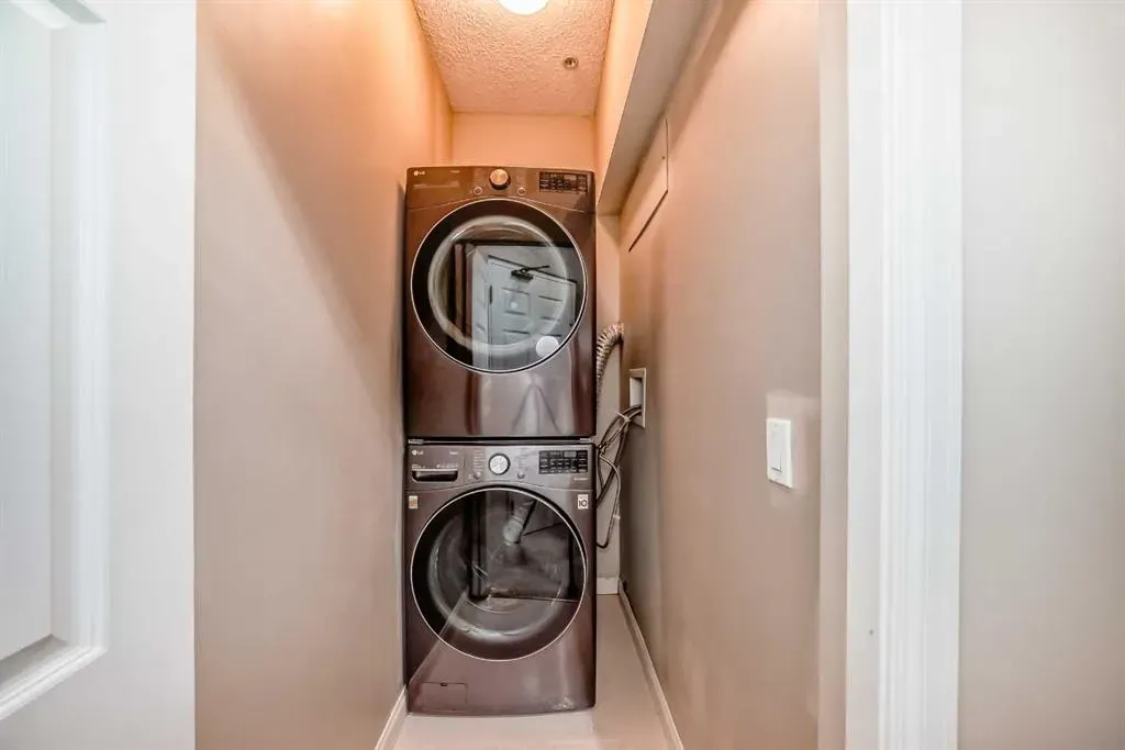923 15 Avenue SW, #102