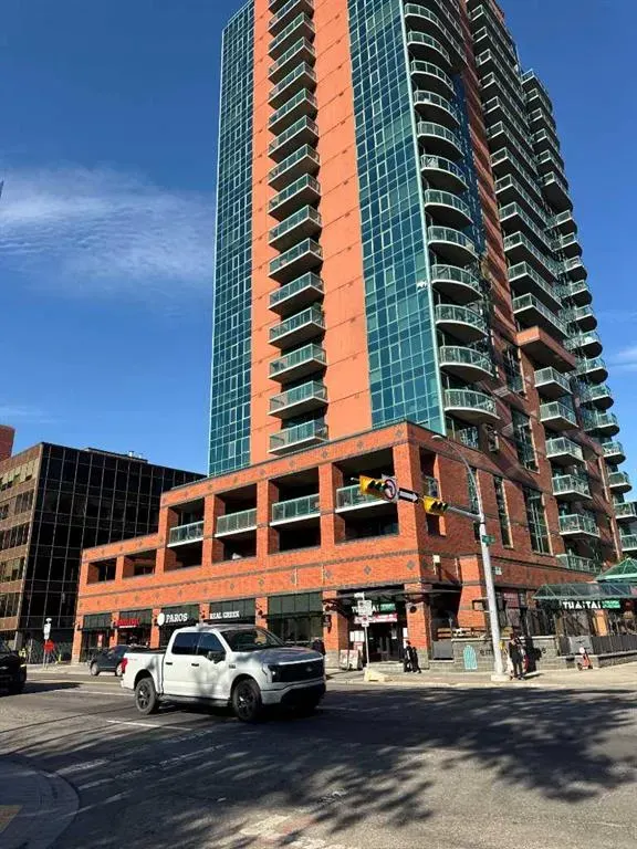 923 15 Avenue SW, #102