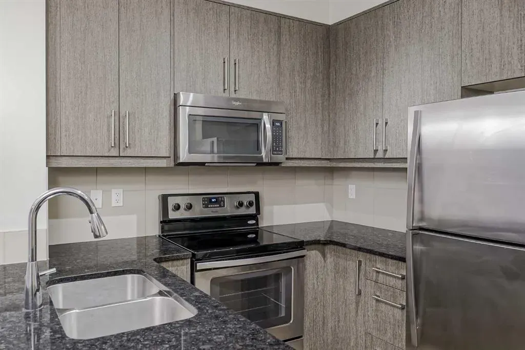 402 Marquis Lane SE, #205