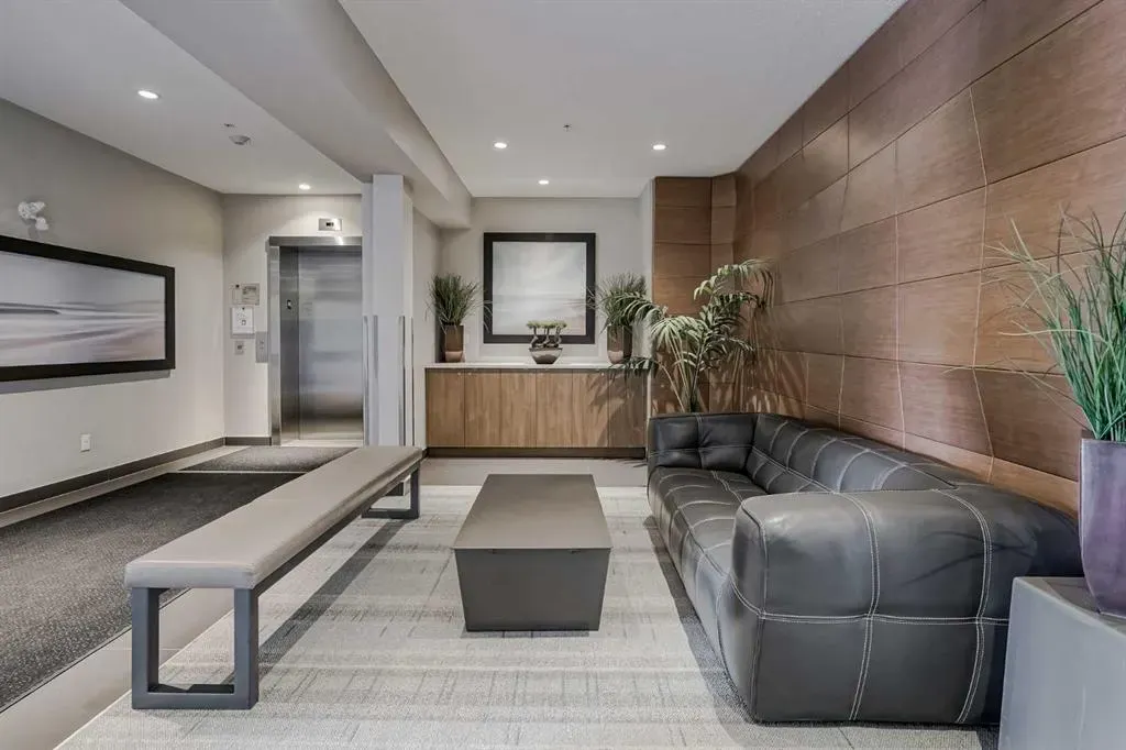 402 Marquis Lane SE, #205