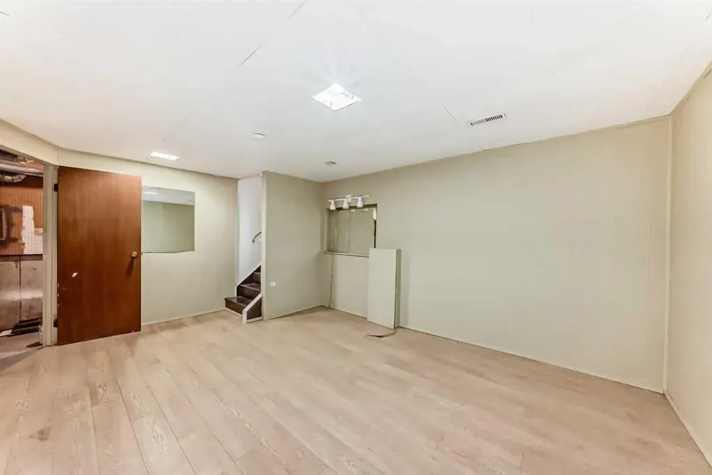 5400 dalhousie Drive NW, #5