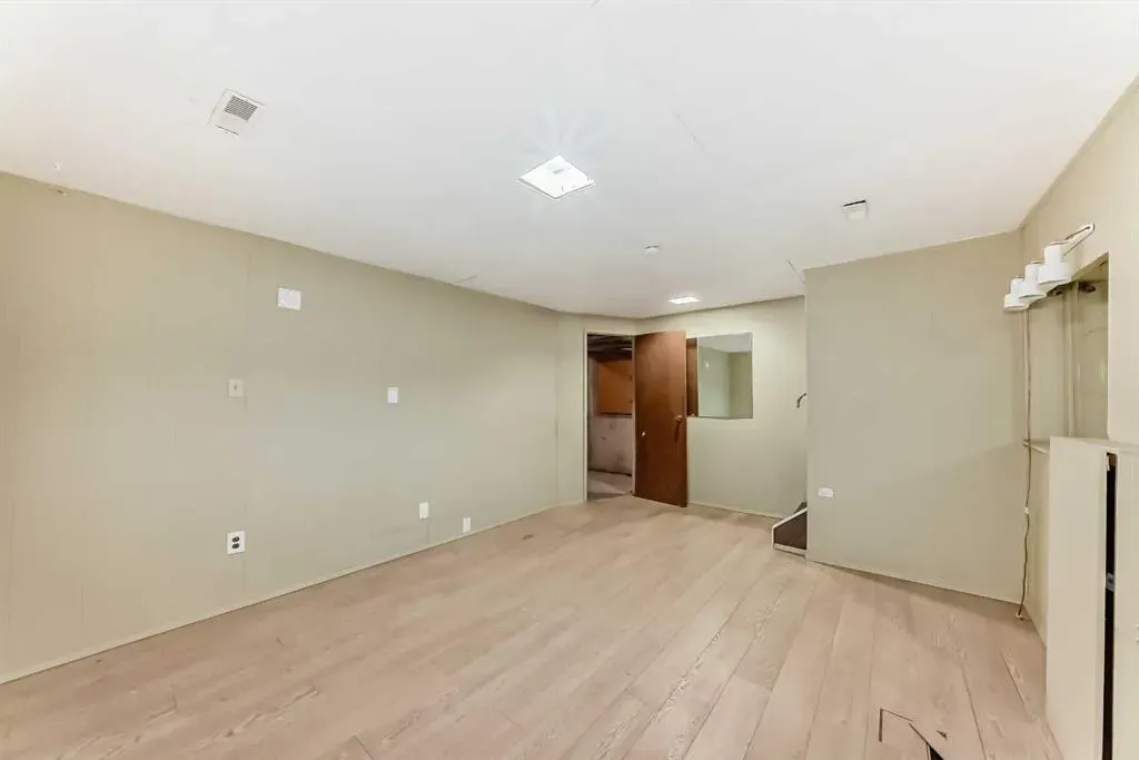 5400 dalhousie Drive NW, #5