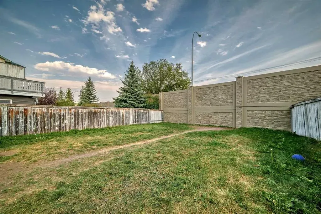172 Panorama Hills Place NW
