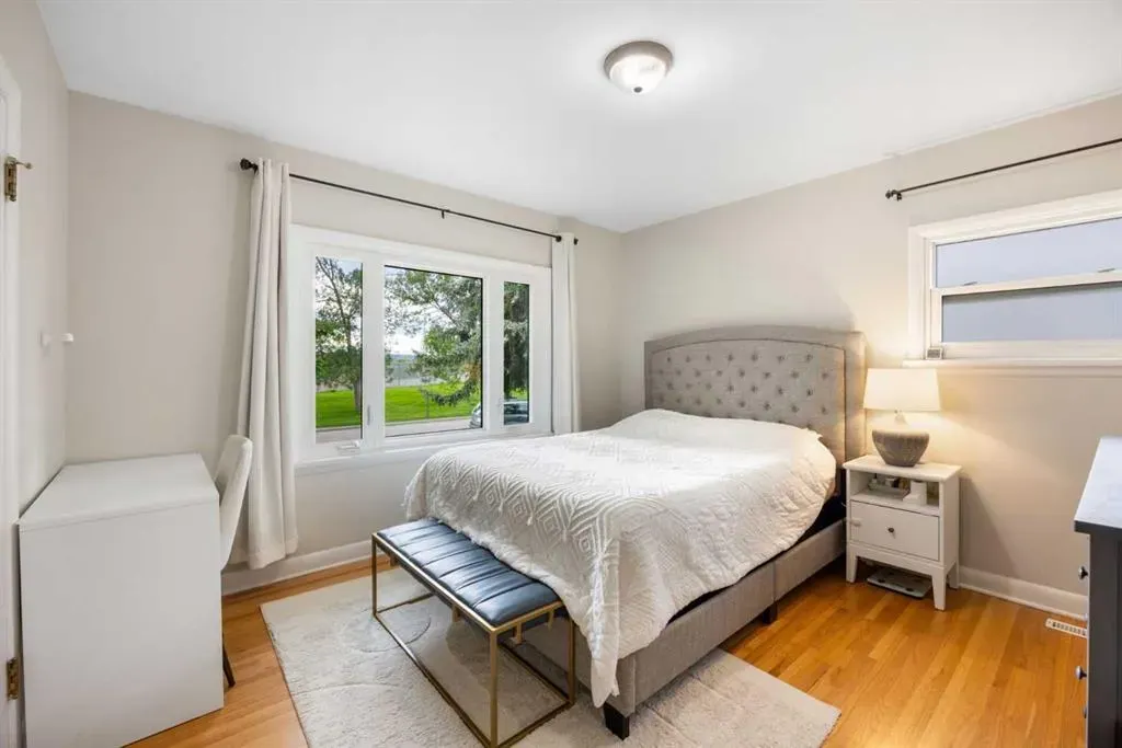 2452 Capitol Hill Crescent NW