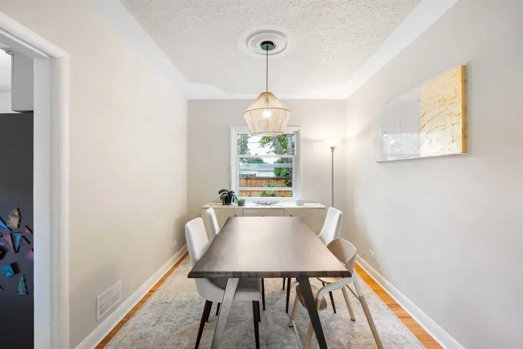 2452 Capitol Hill Crescent NW