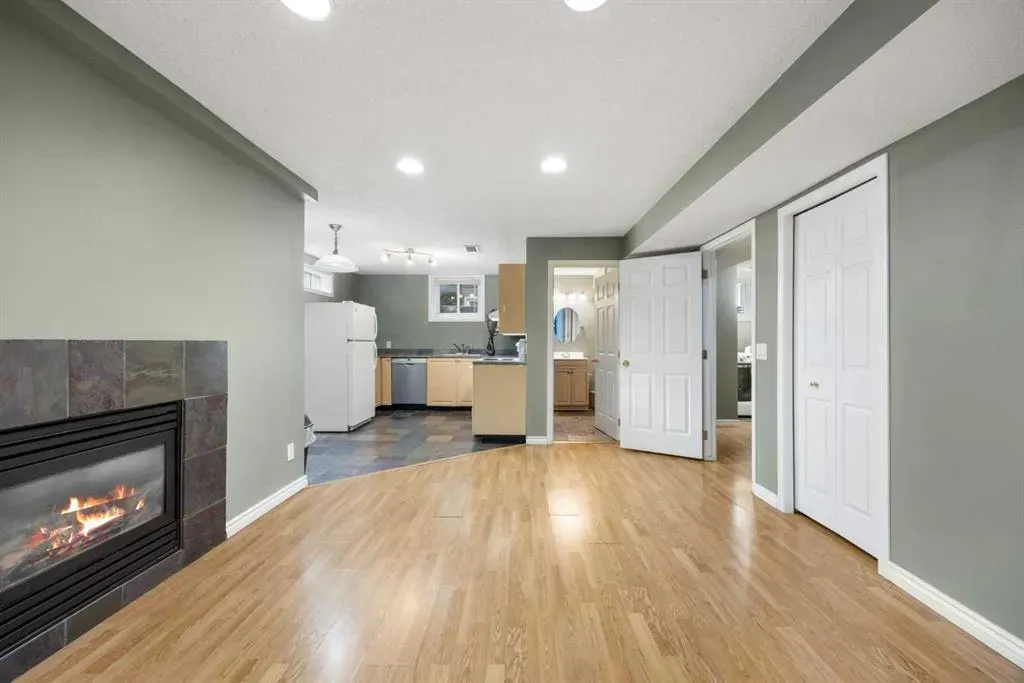 2452 Capitol Hill Crescent NW