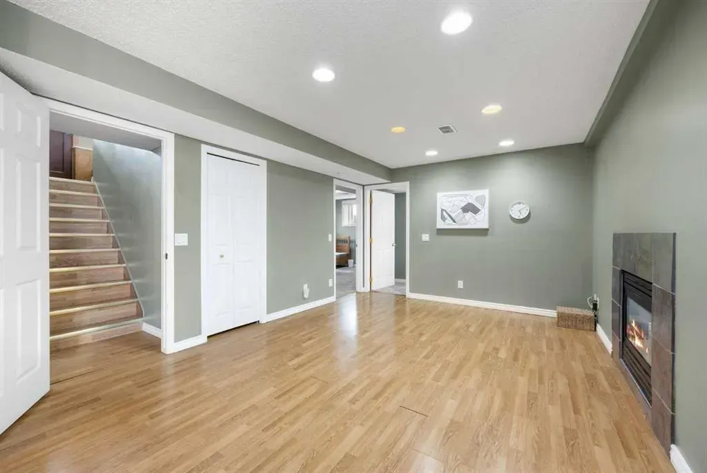2452 Capitol Hill Crescent NW