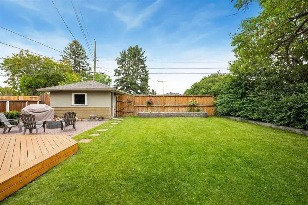 2452 Capitol Hill Crescent NW