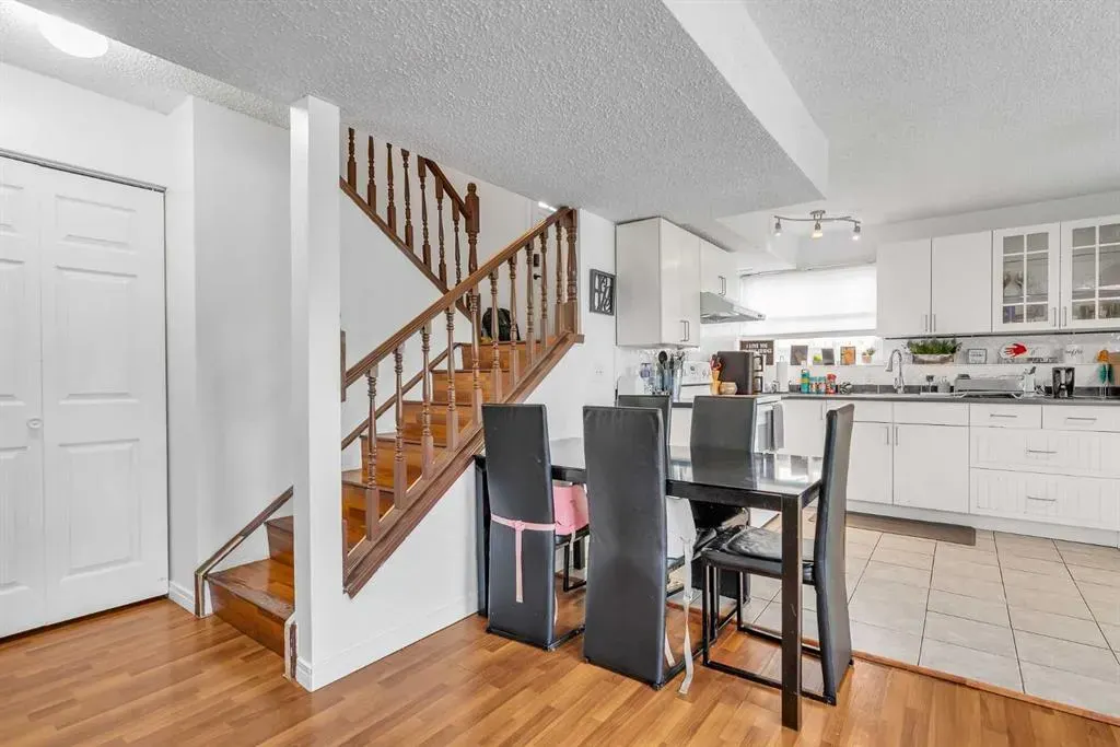 20 Huntley Close NE, #6