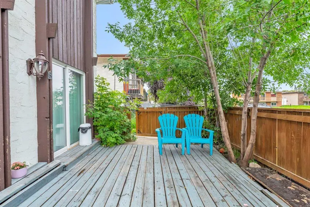 20 Huntley Close NE, #6