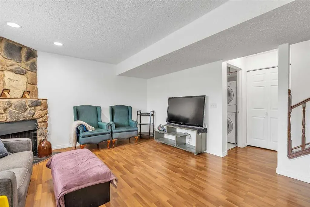 20 Huntley Close NE, #6