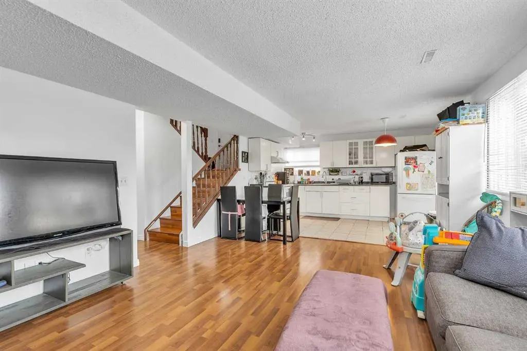 20 Huntley Close NE, #6