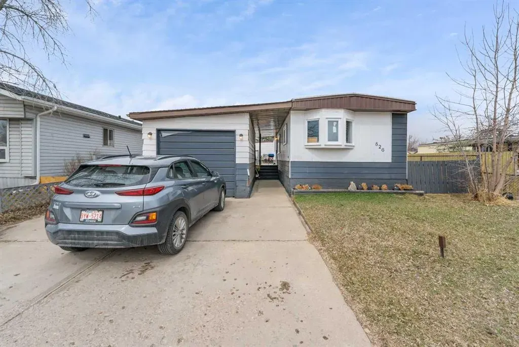 826 Brentwood Crescent
