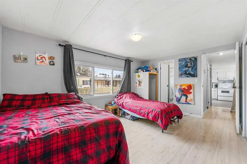 826 Brentwood Crescent