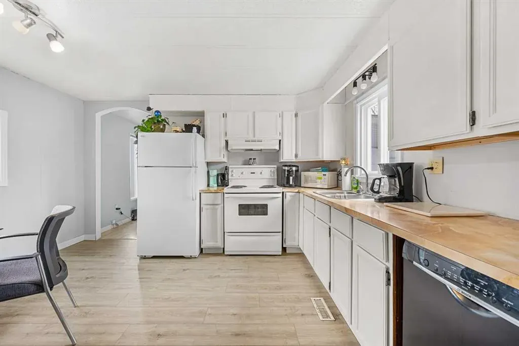826 Brentwood Crescent