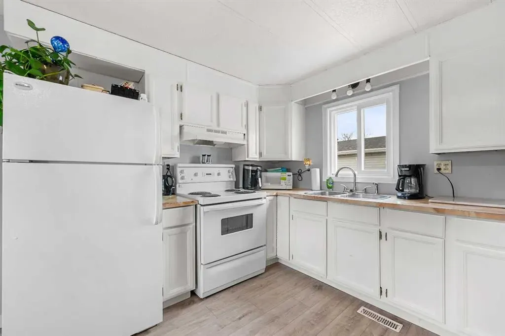 826 Brentwood Crescent
