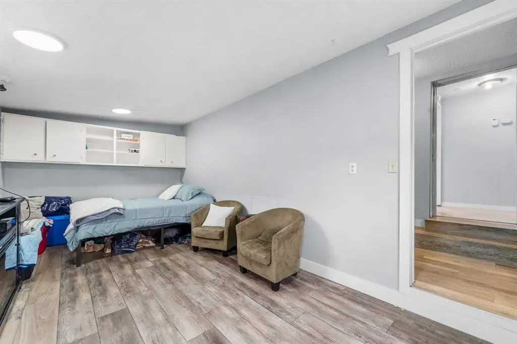 826 Brentwood Crescent
