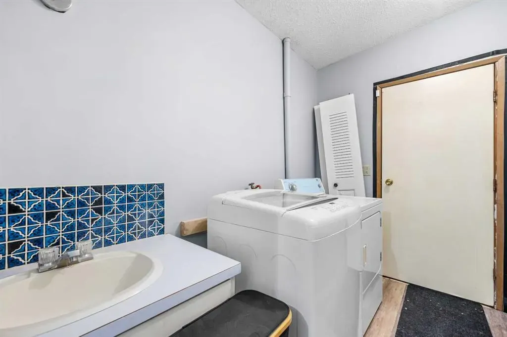 826 Brentwood Crescent