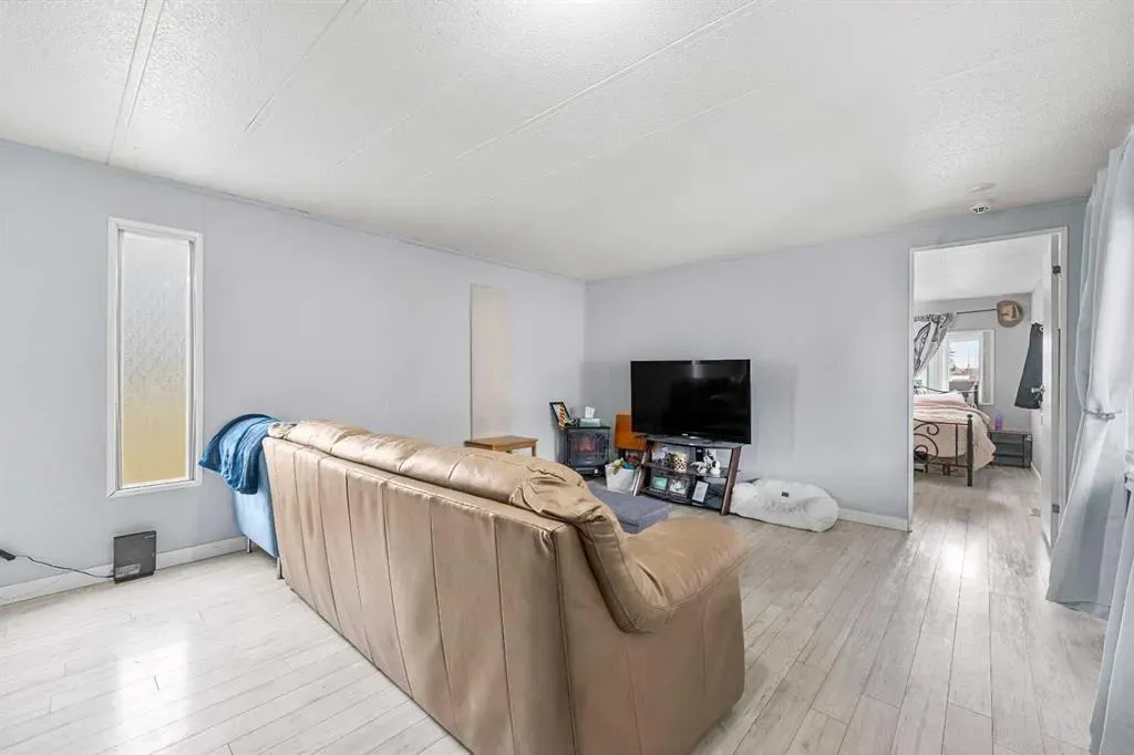 826 Brentwood Crescent