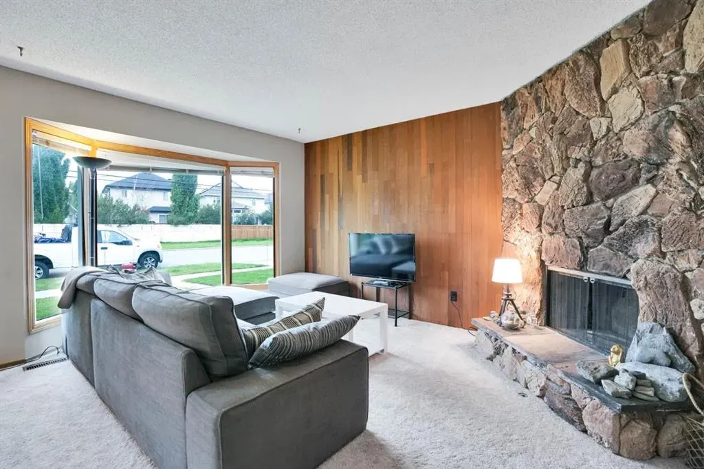 6908 Coach Hill Road SW
