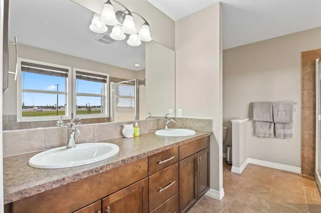 395 Mahogany Terrace SE