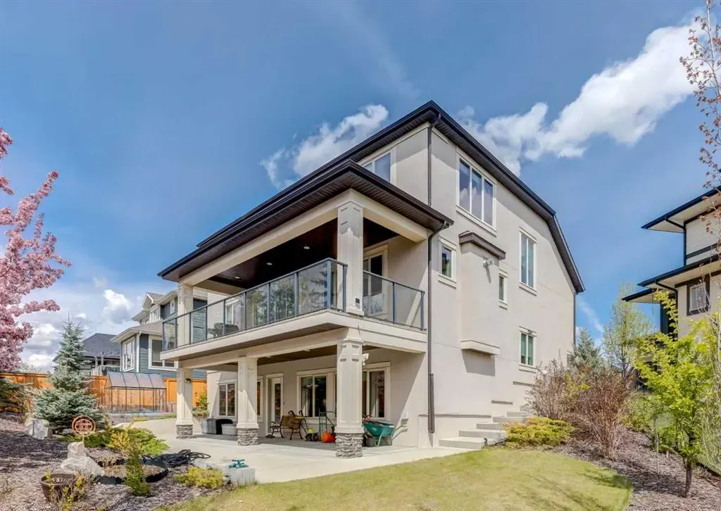 72 Rockcliff Grove NW