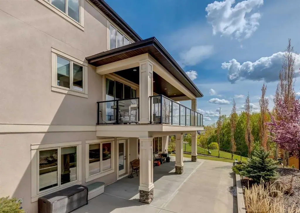 72 Rockcliff Grove NW