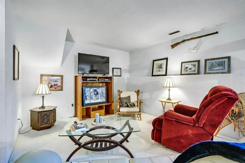 19 Everglade Drive SE