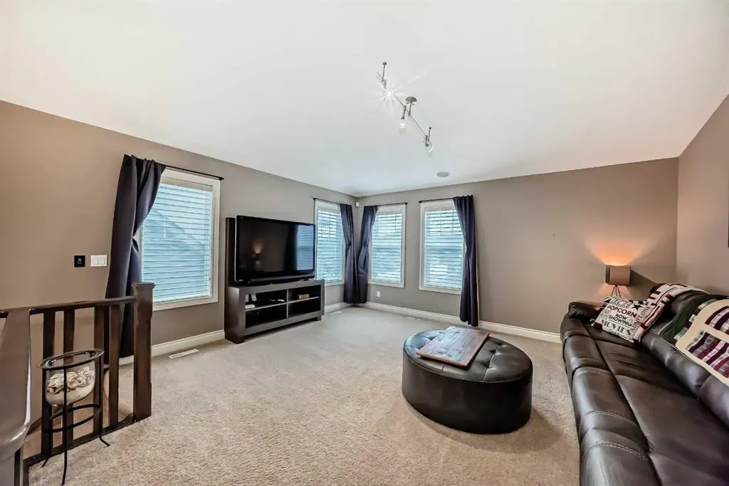 2695 Ravenslea Gardens SE