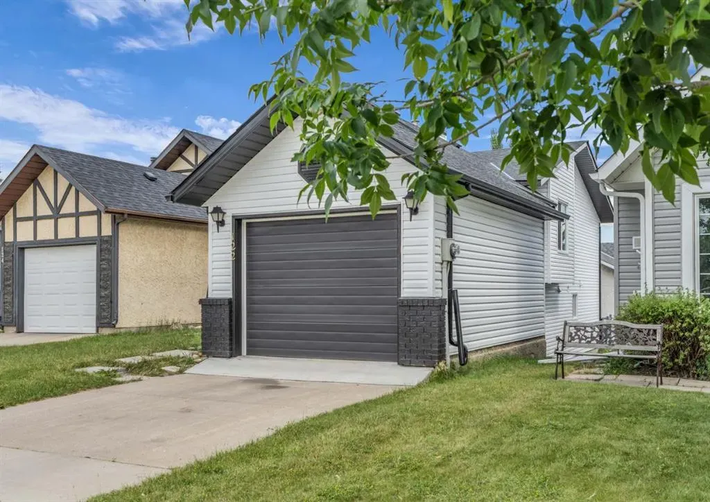 122 Sandstone Drive NW